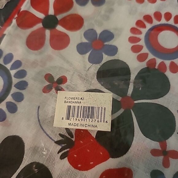 Floral/Strawberries Bandanas - Picture 2 of 3